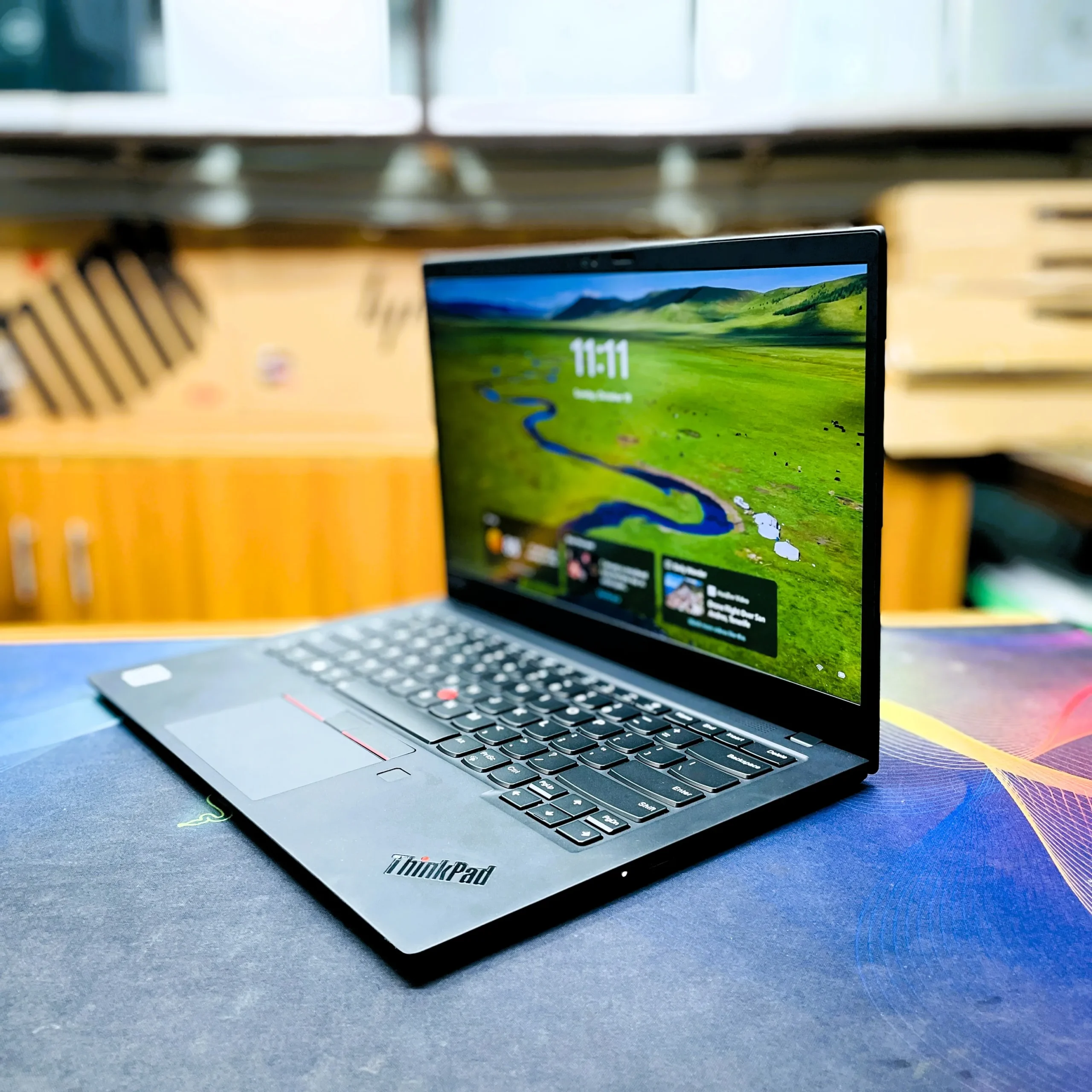 Lenovo ThinkPad X1 Carbon Gen 8 (Core i5 - 10th Gen) - Image 2