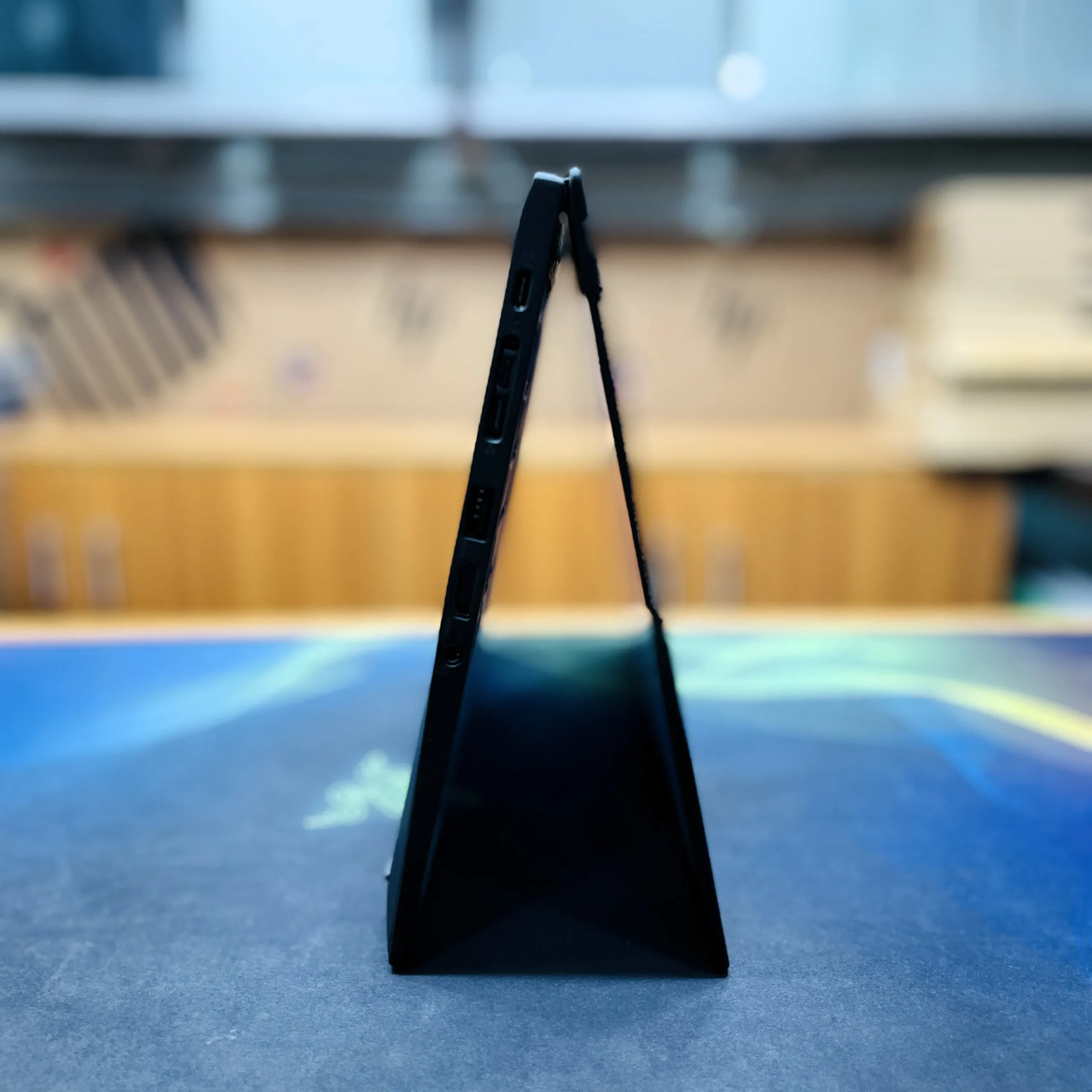 Lenovo ThinkPad X1 Carbon Gen 8 (Core i5 - 10th Gen) - Image 5