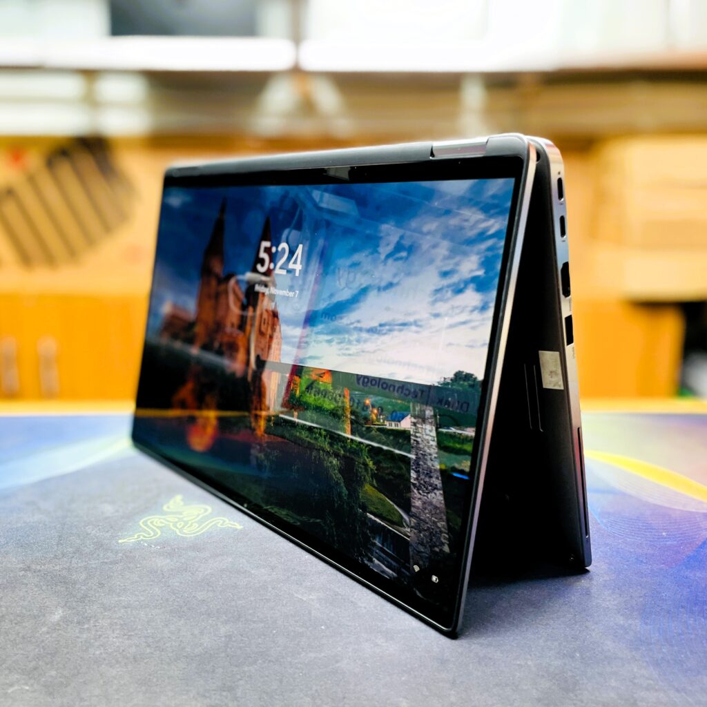 Dell Latitude 7400 2-in-1 Core i5 8th Gen 8GB RAM 256GB SSD Metal Body Convertible Laptop